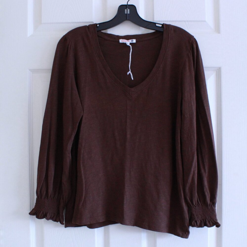 NWOT Sundry Princess Long Sleeve V Neck Ruched Cuffs Pima Cotton Tee Java Brown - Picture 2 of 10